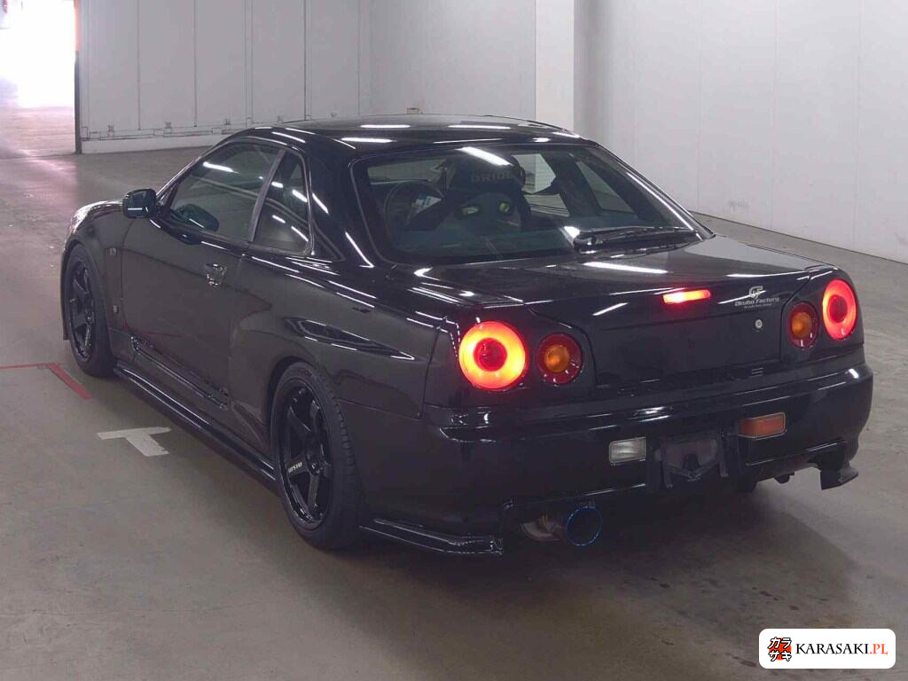 Nissan Skyline 2000 z aukcji japońskiej