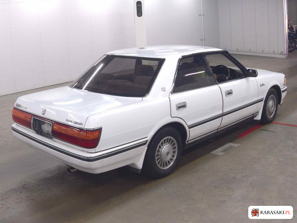 Toyota Crown 1990 z aukcji japońskiej