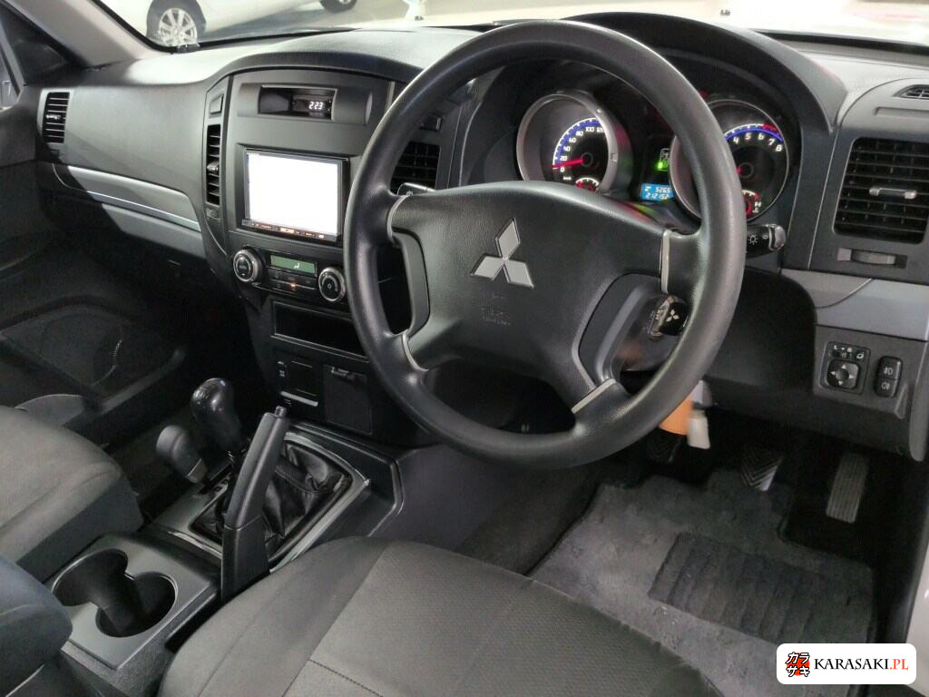 Mitsubishi Pajero 2010 z aukcji japońskiej