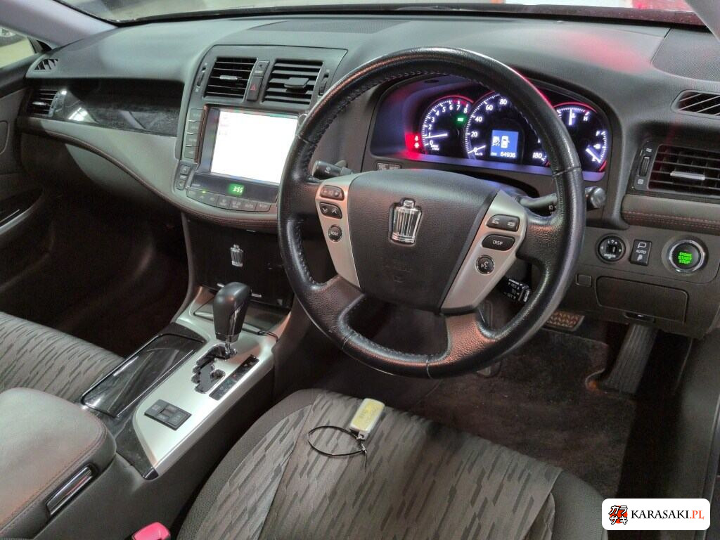 Toyota Crown 2012 z aukcji japońskiej