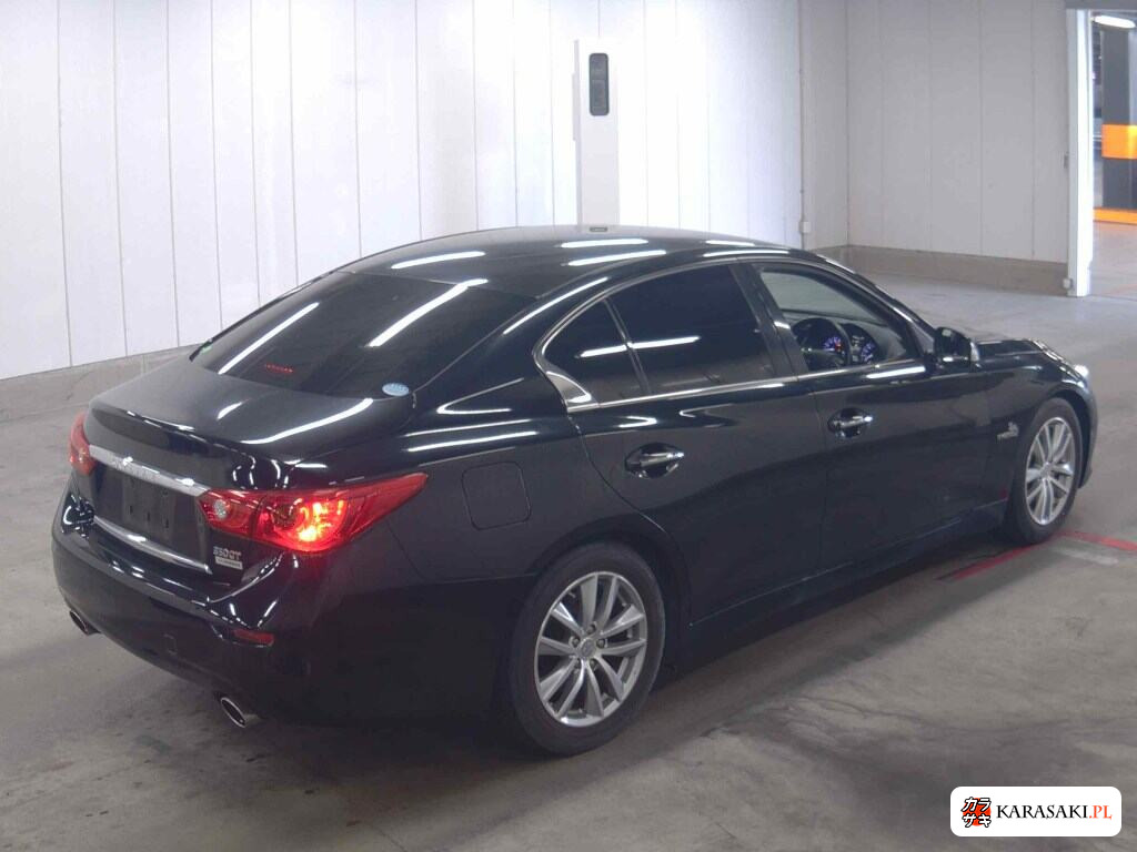 Nissan Skyline 2015 z aukcji japońskiej