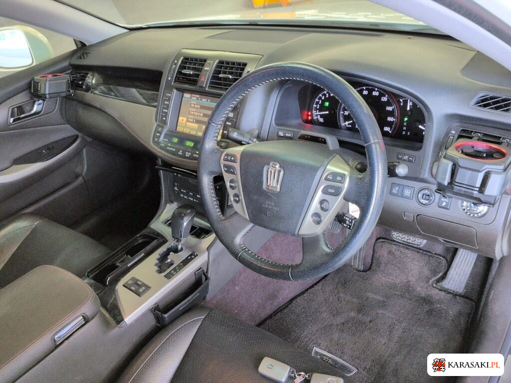 Toyota Crown 2010 z aukcji japońskiej