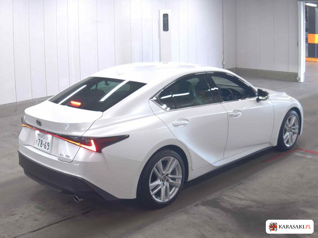 Lexus Is 2023 z aukcji japońskiej