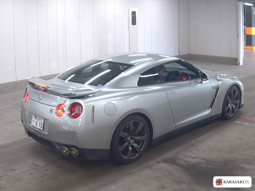 Nissan GT-R 2008 z aukcji japońskiej