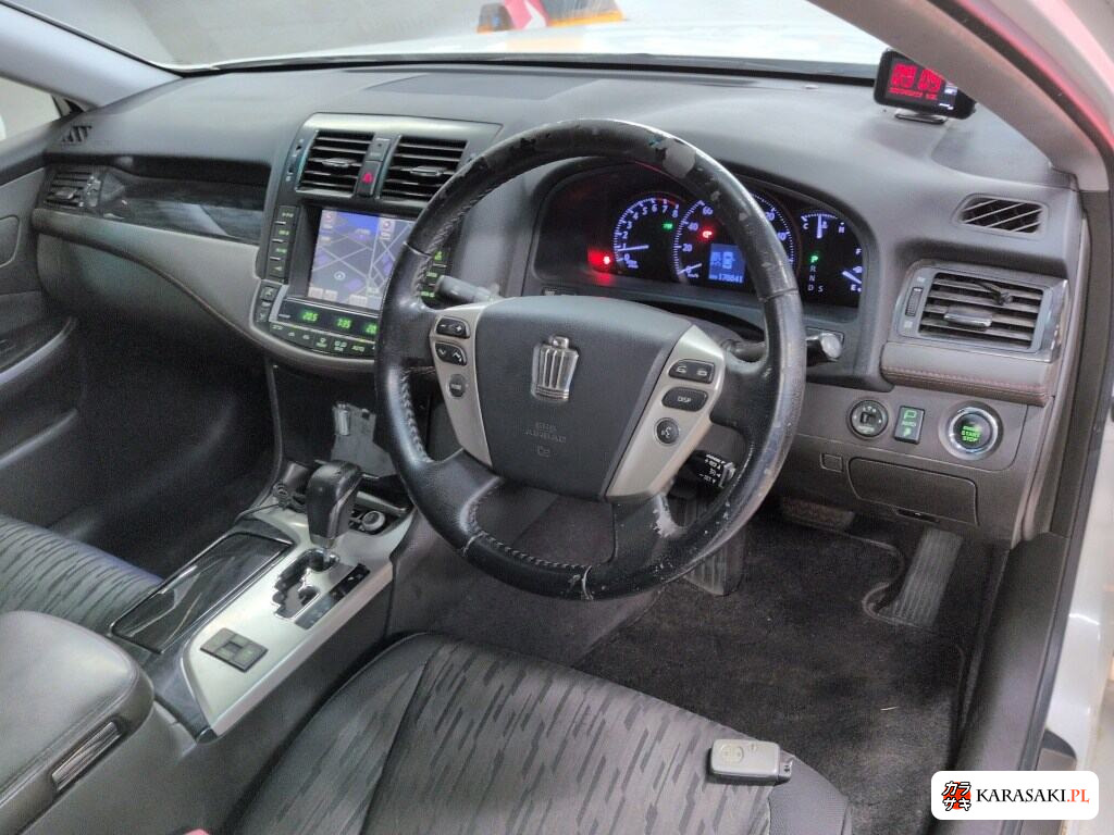 Toyota Crown 2011 z aukcji japońskiej