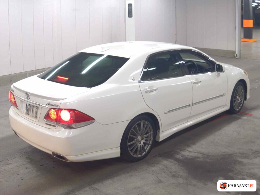 Toyota Crown 2011 z aukcji japońskiej