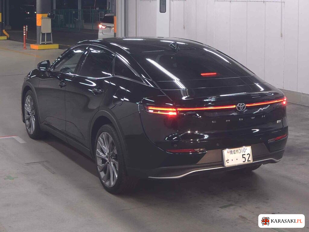 Toyota Crown Crossover 2022 z aukcji japońskiej