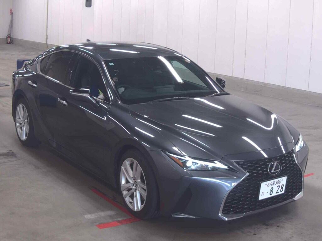 Lexus Is 2024 z aukcji japońskiej