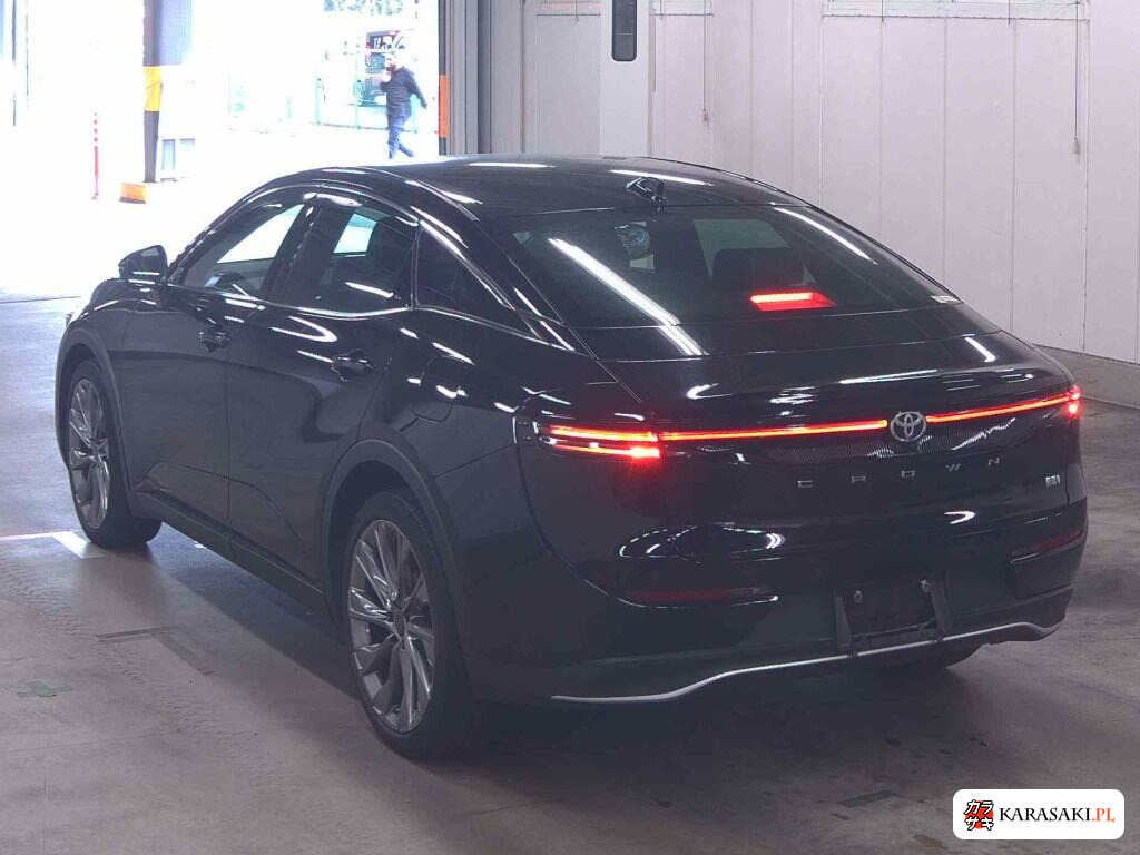 Toyota Crown Crossover 2023 z aukcji japońskiej