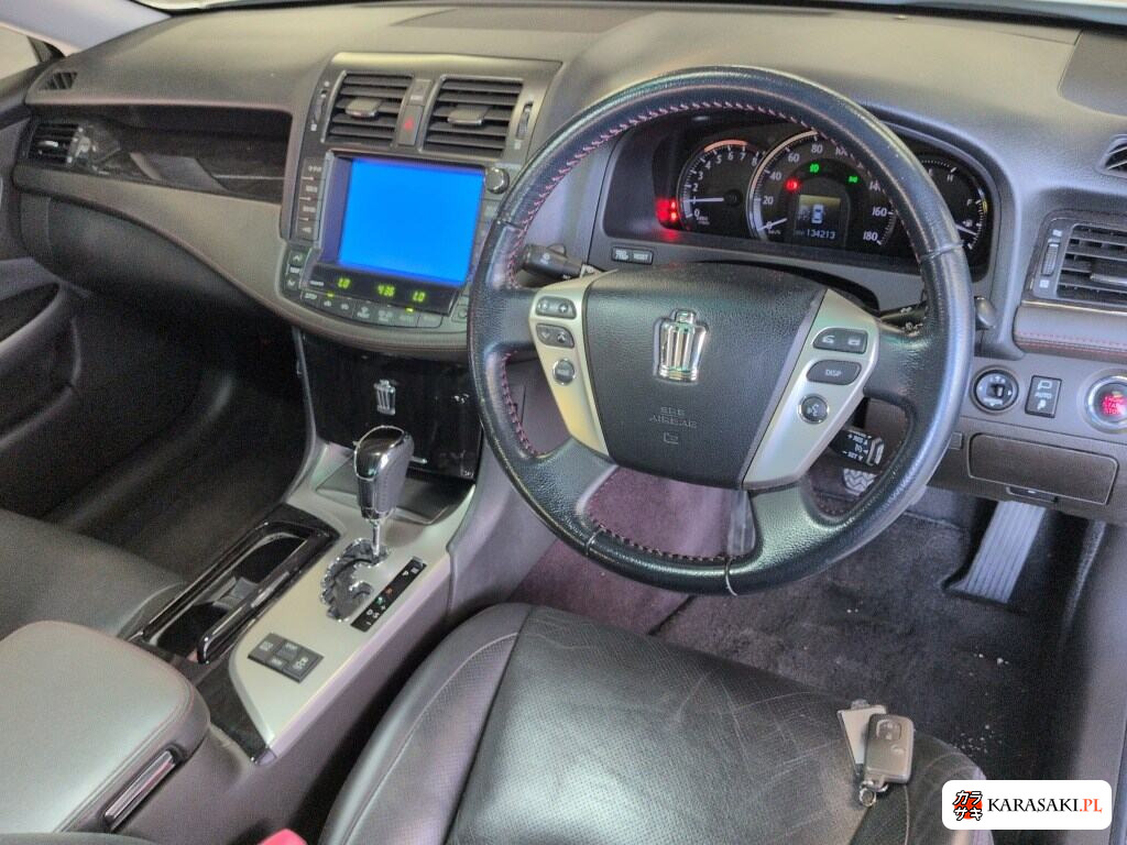 Toyota Crown 2011 z aukcji japońskiej