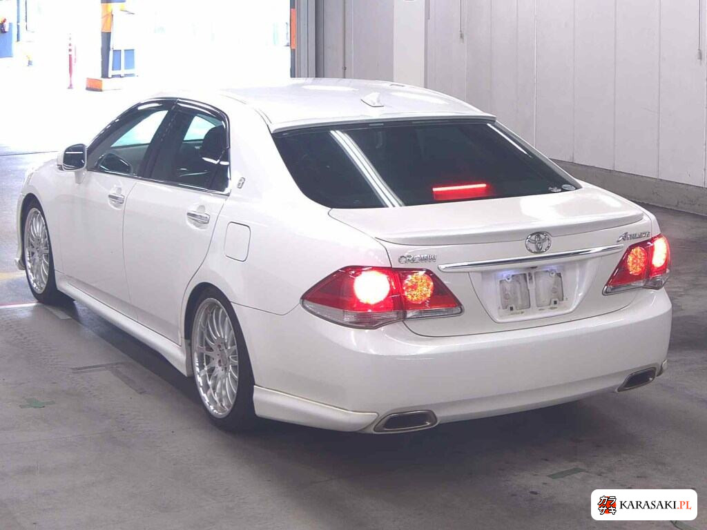 Toyota Crown 2011 z aukcji japońskiej