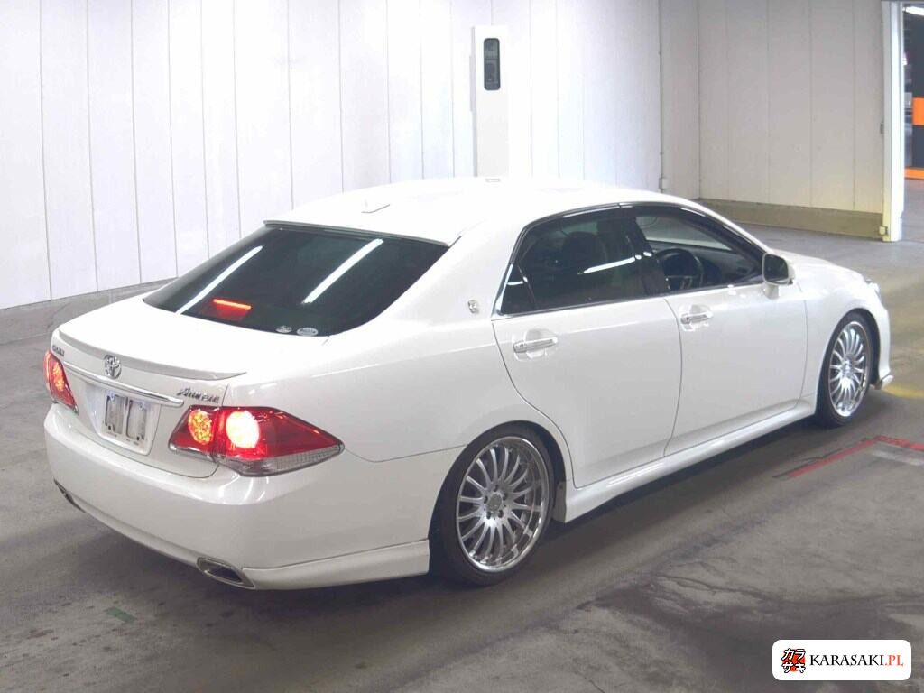 Toyota Crown 2011 z aukcji japońskiej