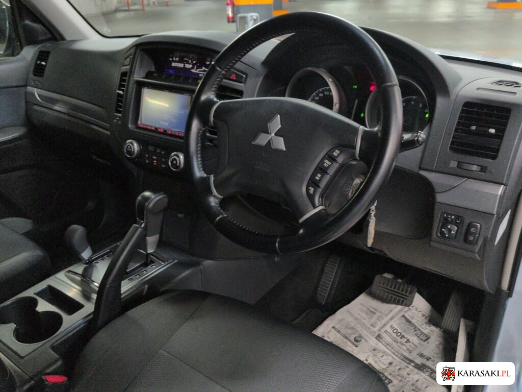 Mitsubishi Pajero 2009 z aukcji japońskiej