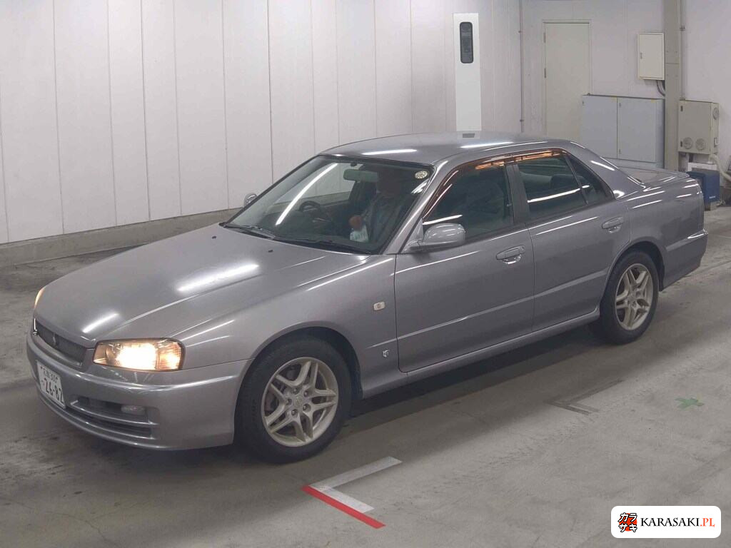 Nissan Skyline 2000 z aukcji japońskiej