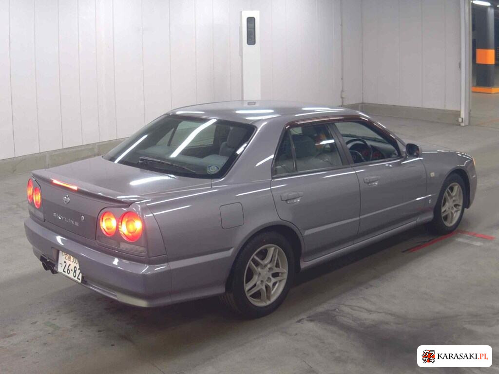 Nissan Skyline 2000 z aukcji japońskiej