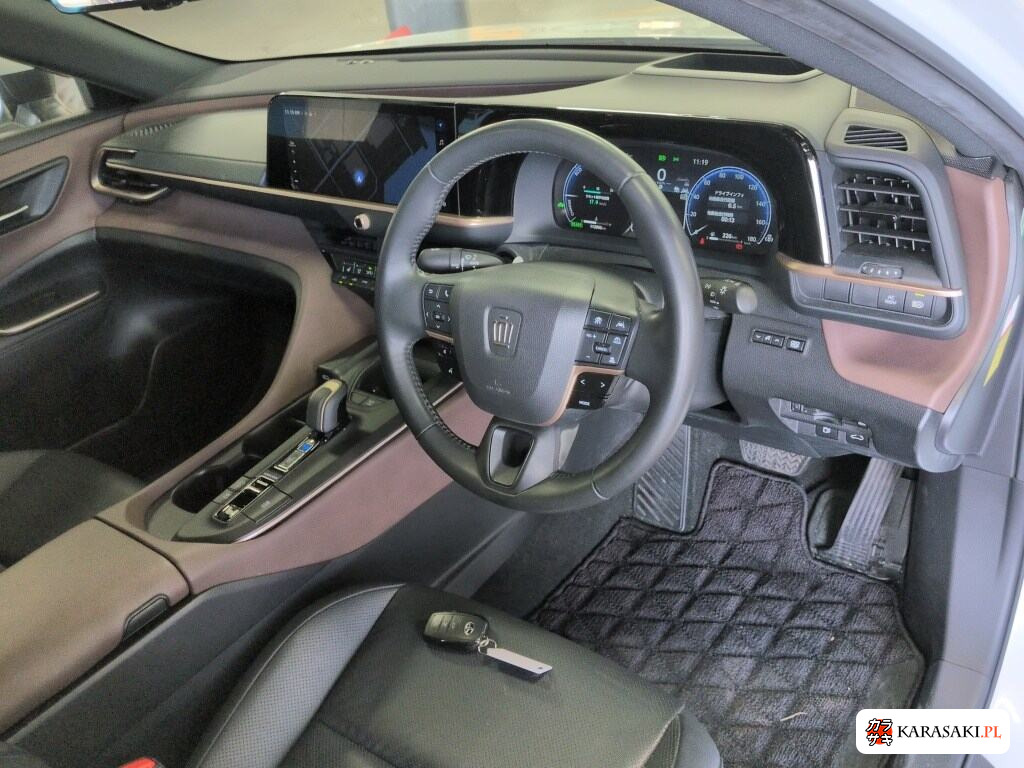 Toyota Crown Crossover 2023 z aukcji japońskiej