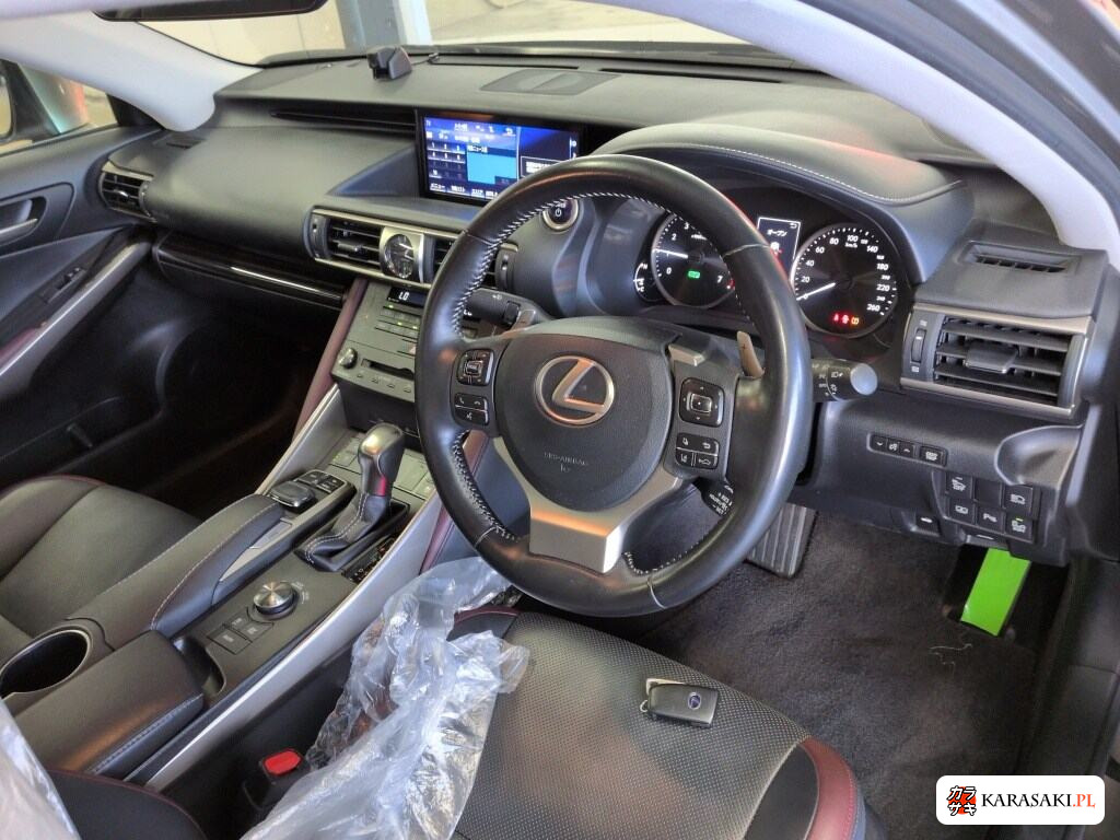 Lexus Is 2018 z aukcji japońskiej