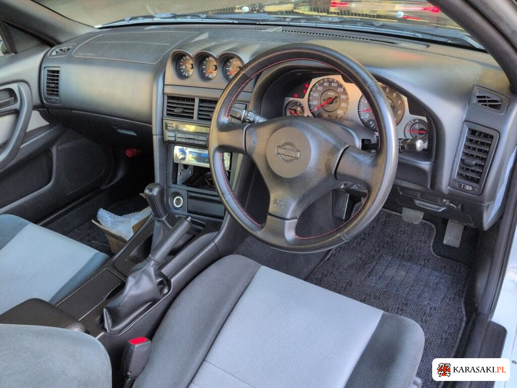 Nissan Skyline 1999 z aukcji japońskiej