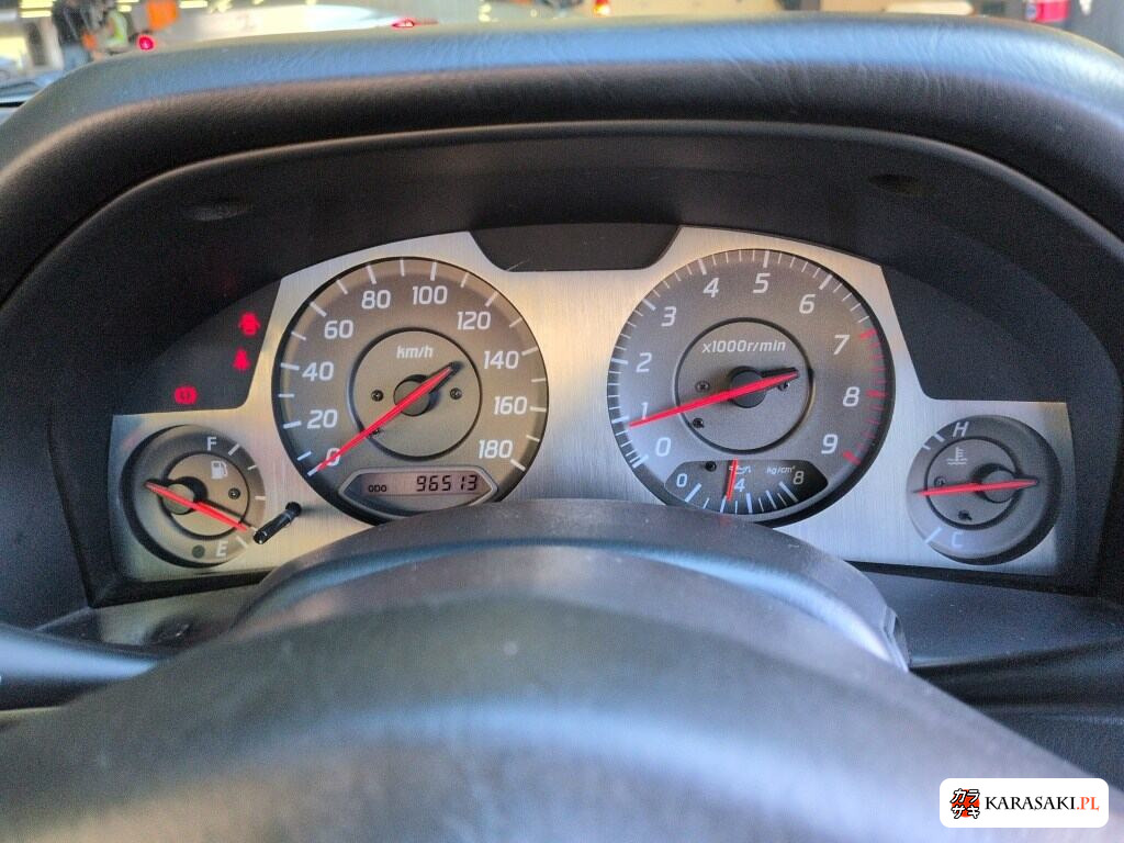 Nissan Skyline 1999 z aukcji japońskiej