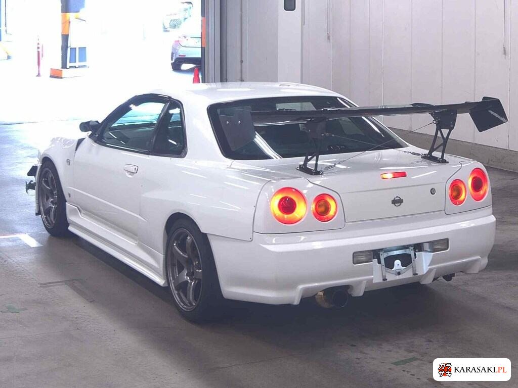 Nissan Skyline 1999 z aukcji japońskiej