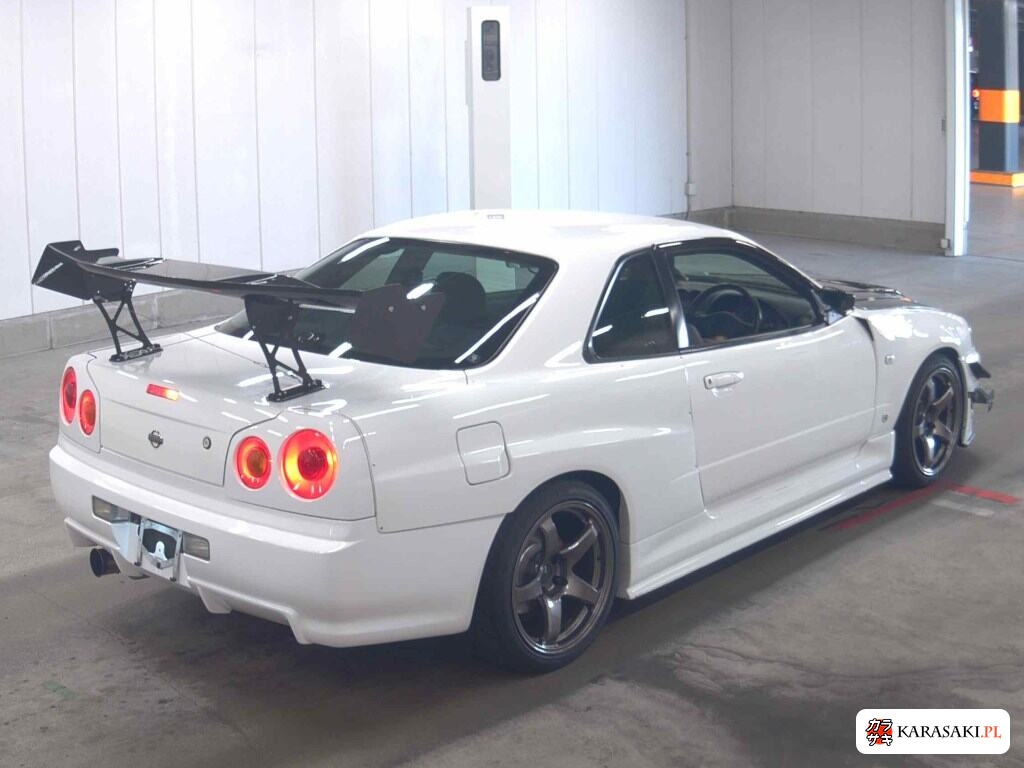 Nissan Skyline 1999 z aukcji japońskiej