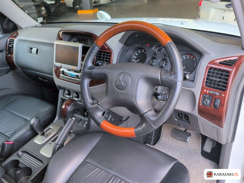 Mitsubishi Pajero 2002 z aukcji japońskiej