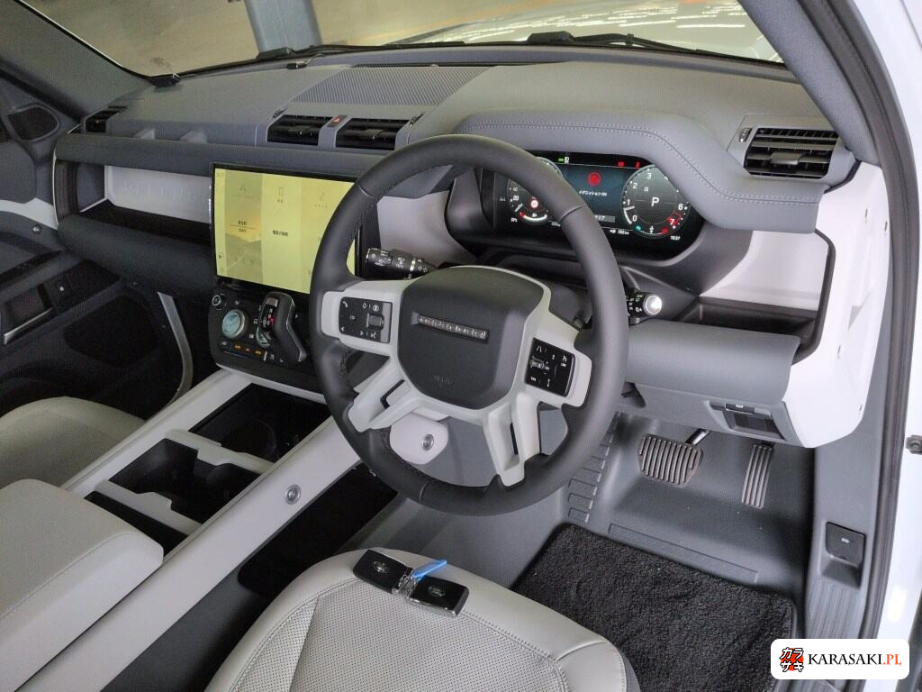 Land Rover Defender 2026 z aukcji japońskiej