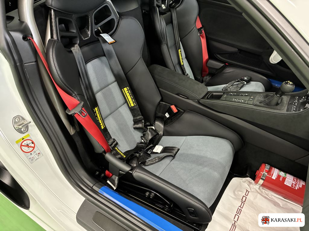 Porsche 718 Cayman 2024 z aukcji japońskiej
