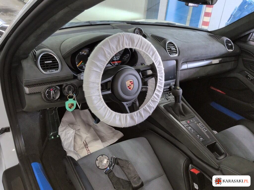Porsche 718 Cayman 2024 z aukcji japońskiej