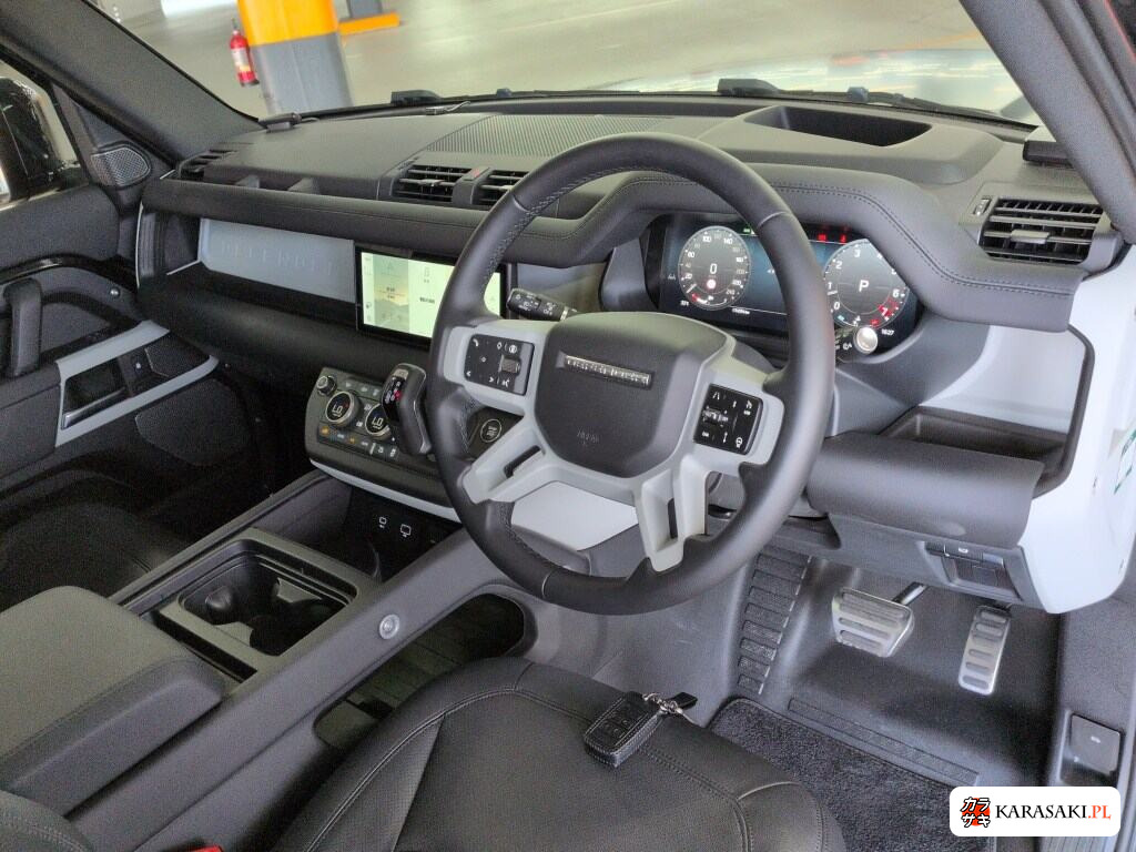 Land Rover Defender 2023 z aukcji japońskiej