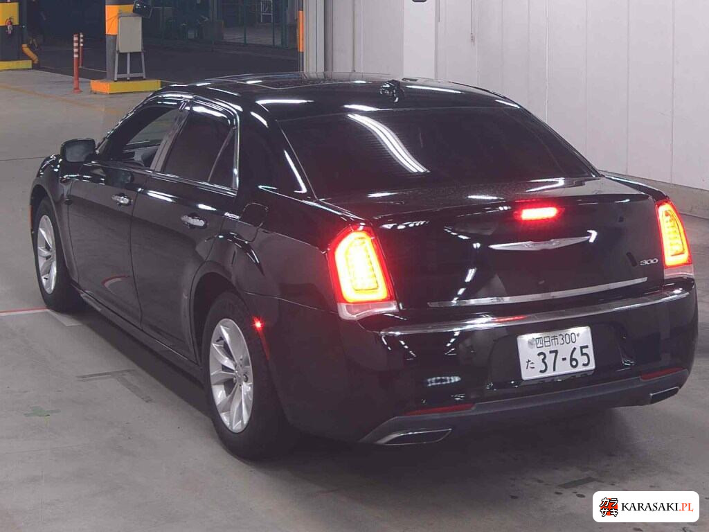 Chrysler 300 2018 z aukcji japońskiej