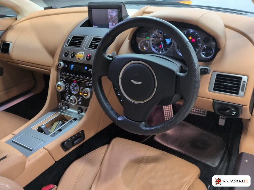 Aston Martin V8 Vantage 2010 z aukcji japońskiej
