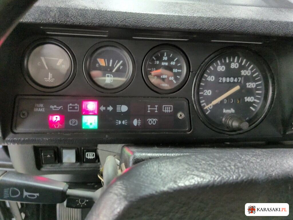 Land Rover Defender 1998 z aukcji japońskiej
