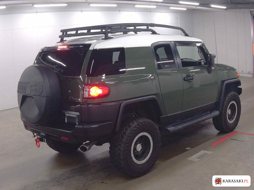 America Toyota FJ Cruiser 2011 z aukcji japońskiej