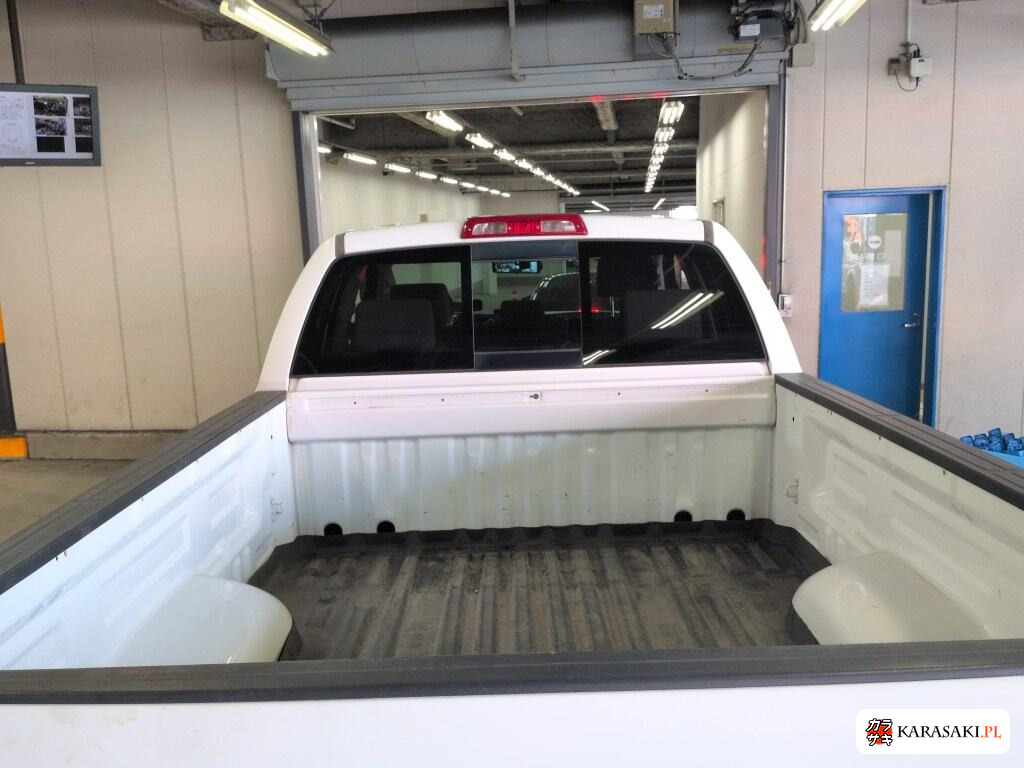 America Toyota Tundra 2011 z aukcji japońskiej