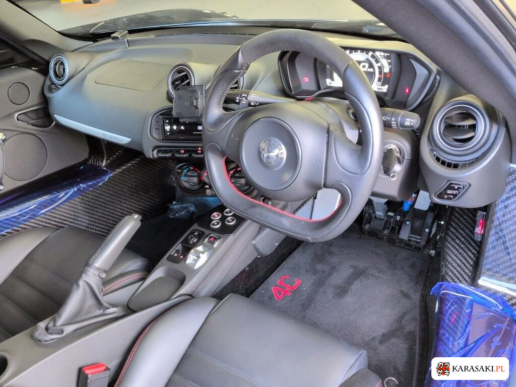 Alfa Romeo 4C 2021 z aukcji japońskiej