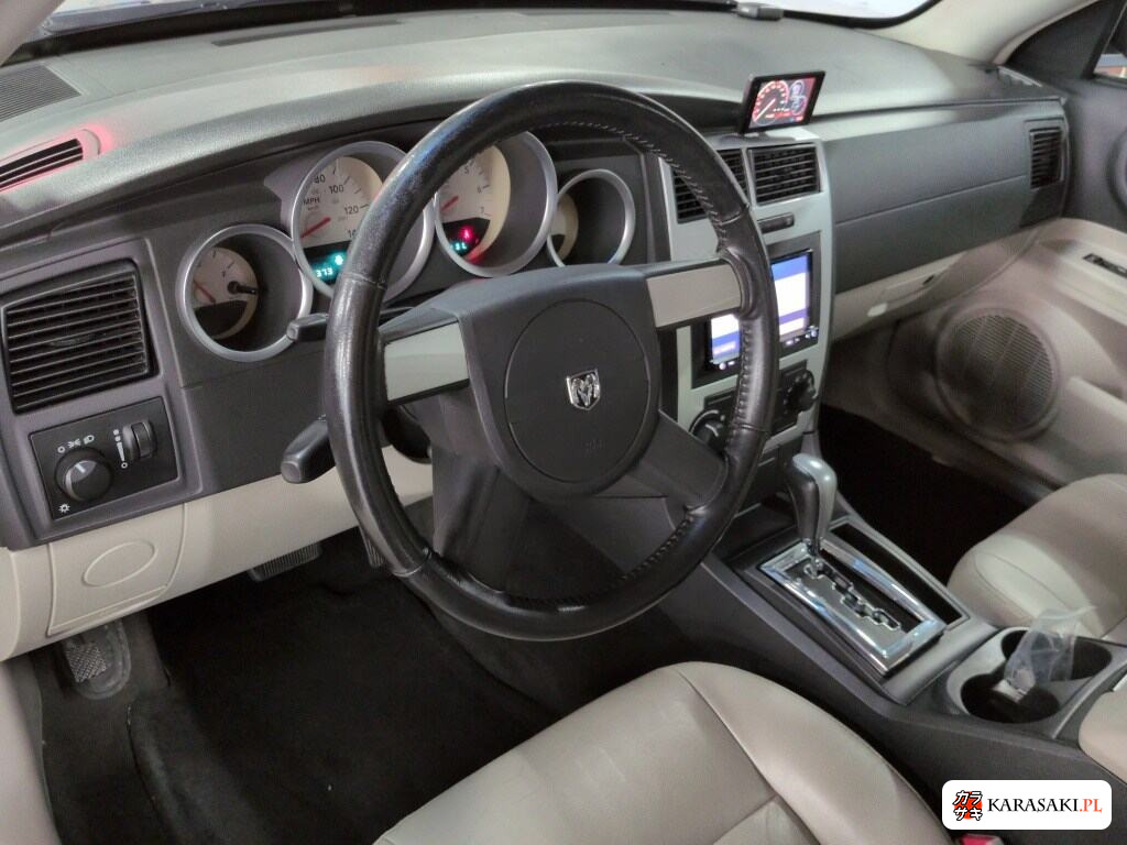 Dodge Magnum 2010 z aukcji japońskiej