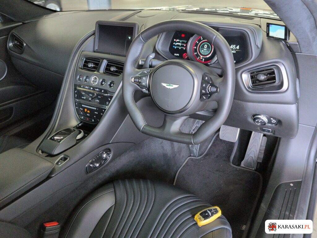Aston Martin DB11 2019 z aukcji japońskiej