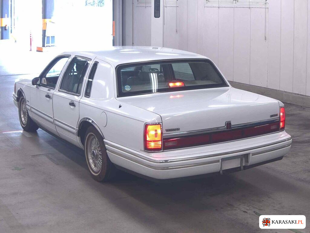 Lincoln Towncar 1995 z aukcji japońskiej