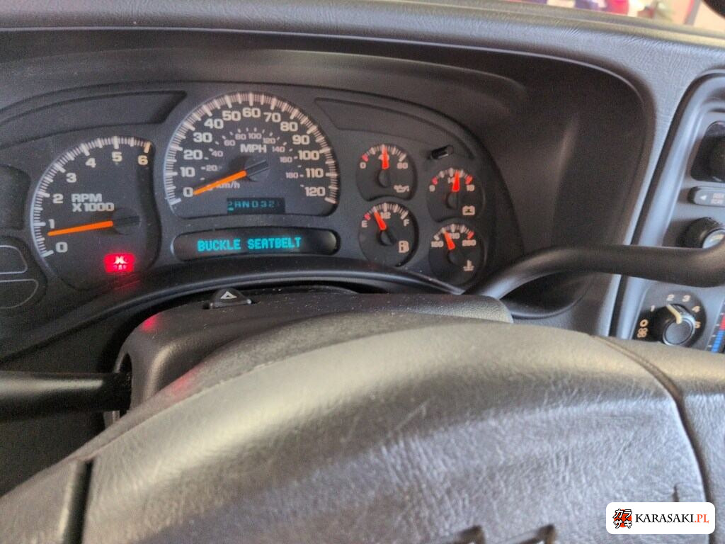Chevrolet Silverado 2005 z aukcji japońskiej