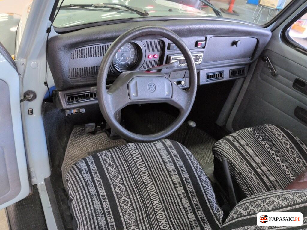 Volkswagen Beetle 2003 z aukcji japońskiej