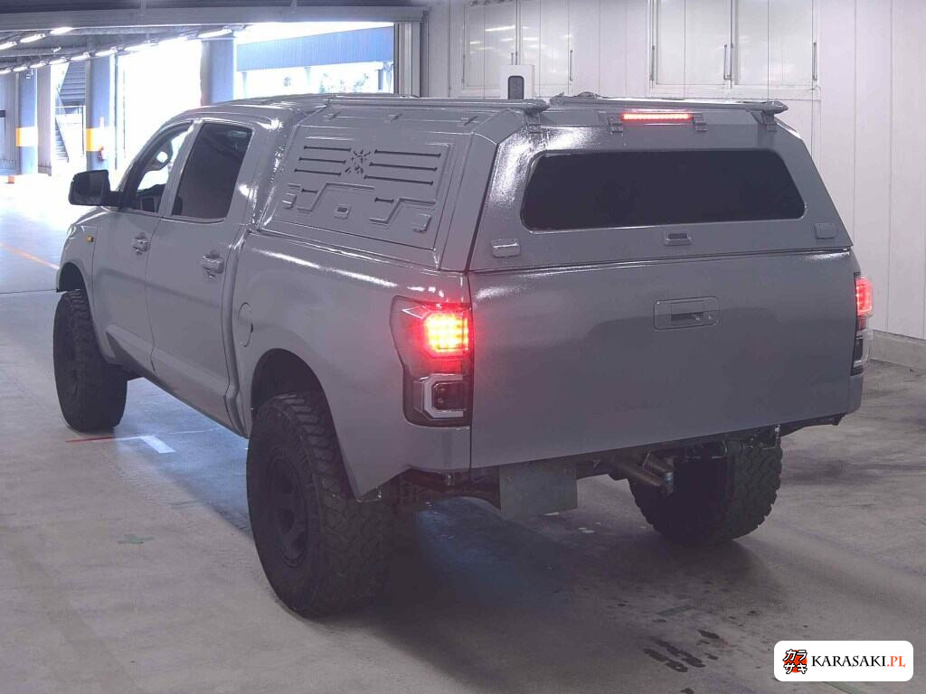 America Toyota 2013 z aukcji japońskiej