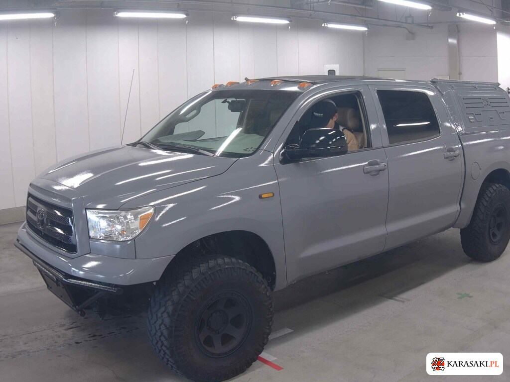 America Toyota 2013 z aukcji japońskiej