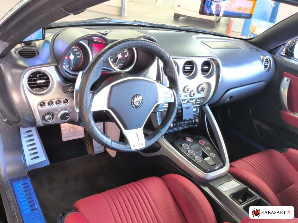 Alfa Romeo 8C Competizione 2009 z aukcji japońskiej