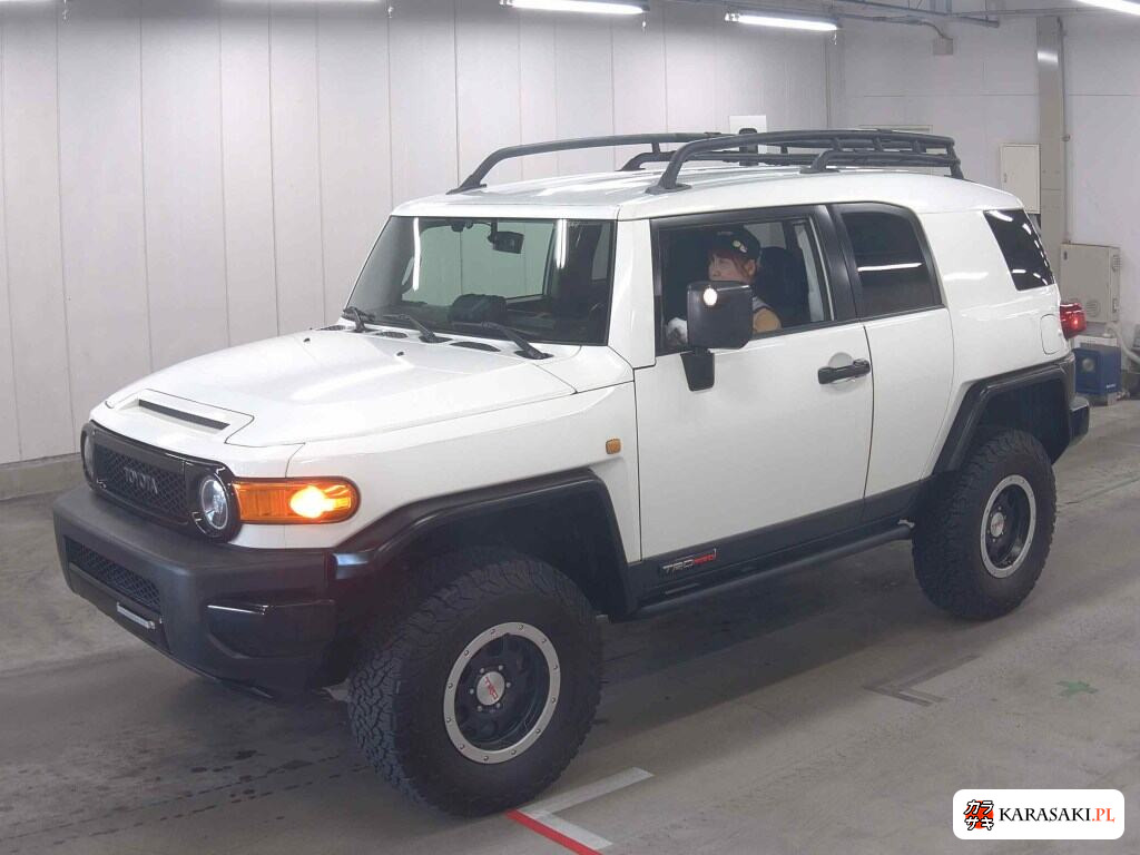 America Toyota FJ Cruiser 2009 z aukcji japońskiej