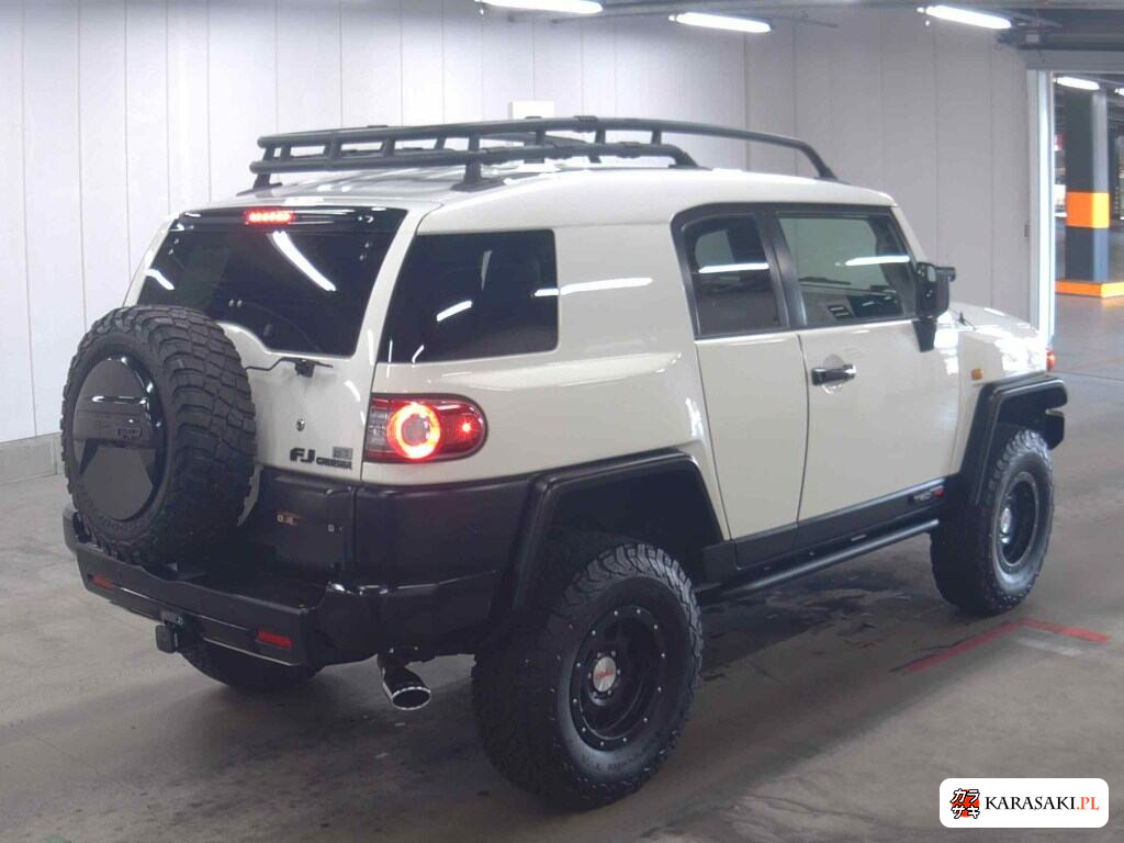 America Toyota FJ Cruiser 2009 z aukcji japońskiej