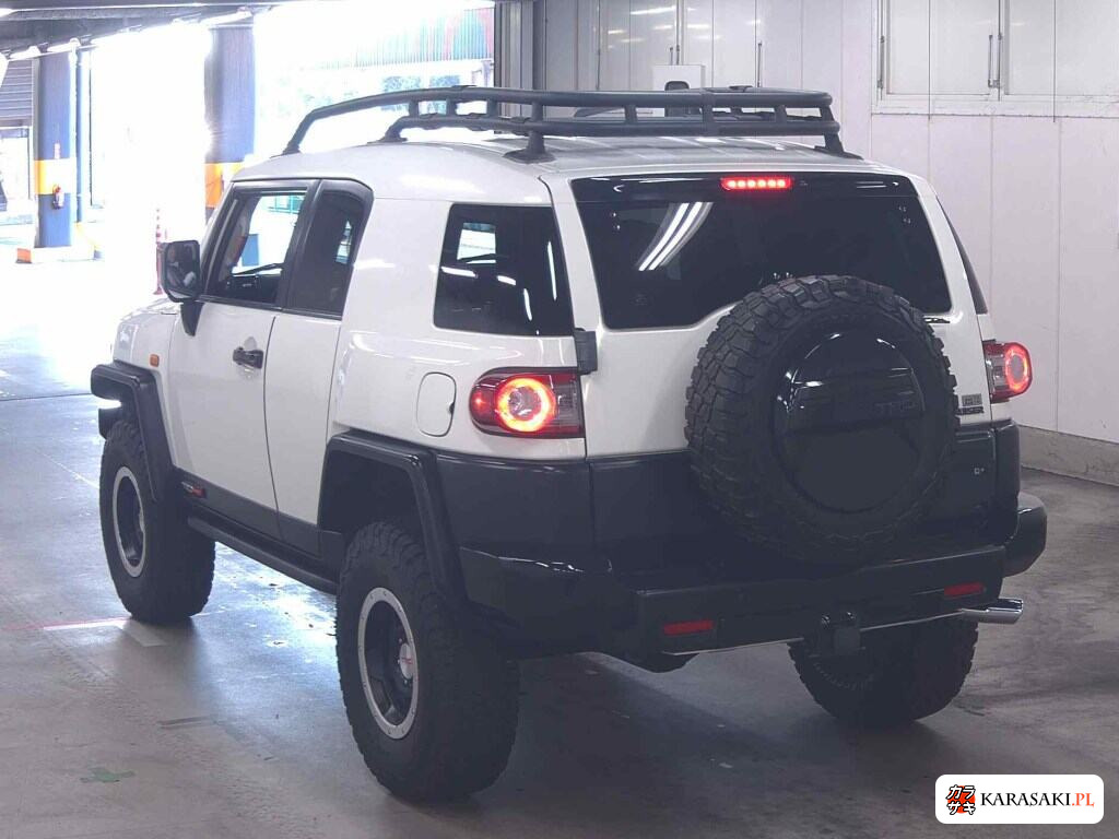 America Toyota FJ Cruiser 2009 z aukcji japońskiej
