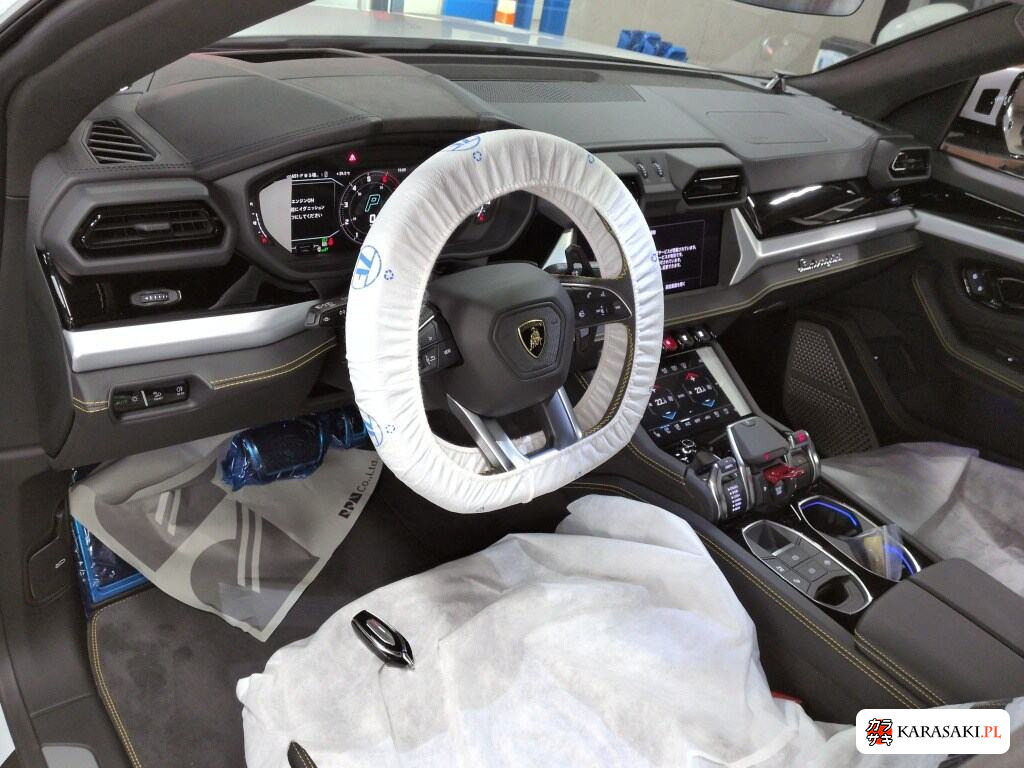 Lamborghini Urus 2025 z aukcji japońskiej