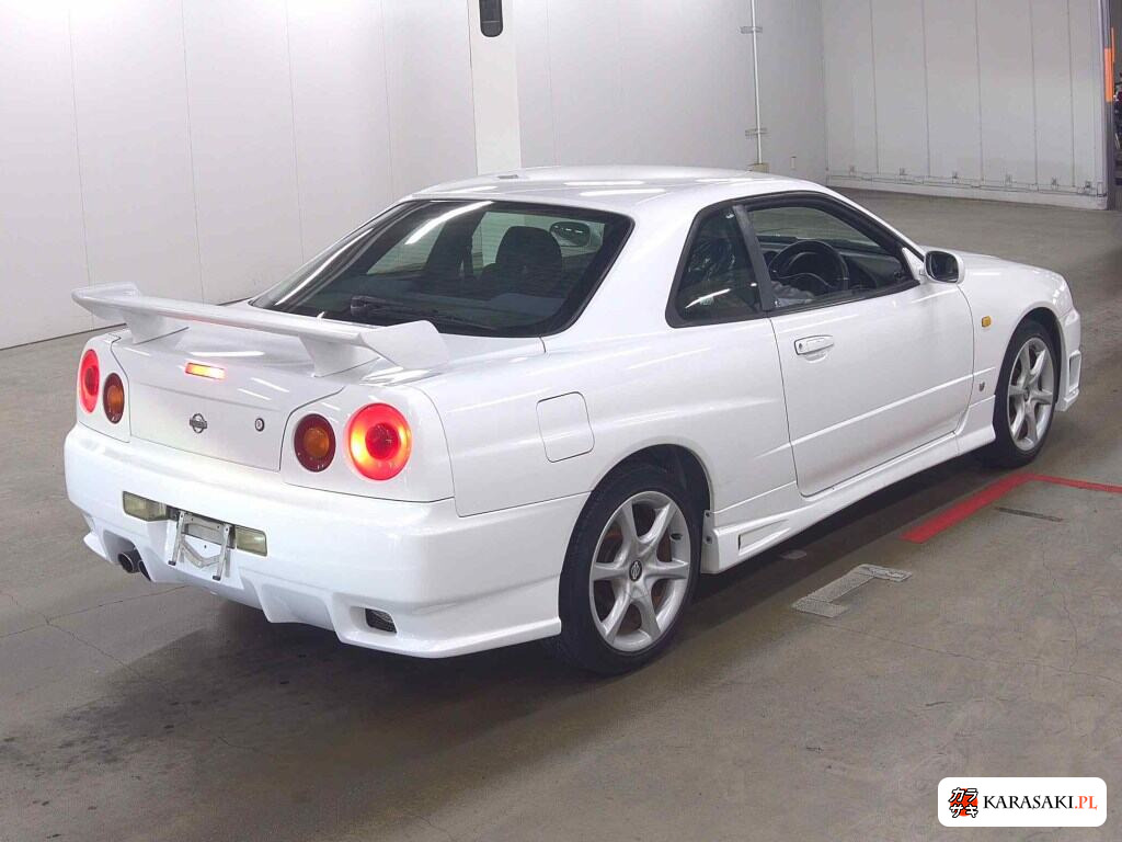 Nissan Skyline 1998 z aukcji japońskiej