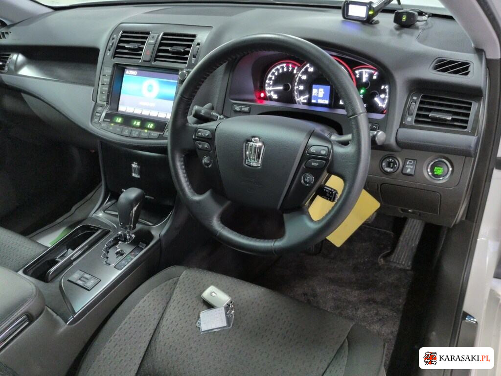 Toyota Crown 2008 z aukcji japońskiej